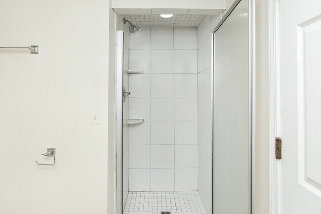 Basement Bath - 8006 3rd St