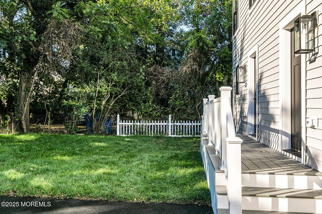 Building Photo - 514 River Rd