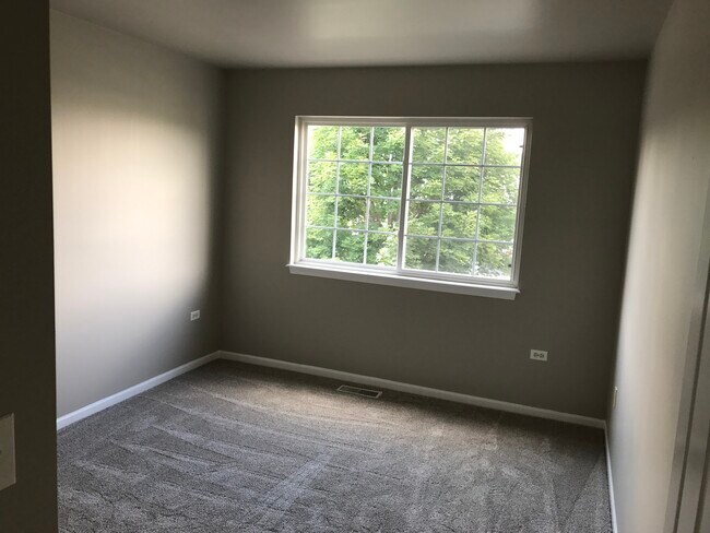 Building Photo - 538 Mallard Ln