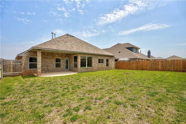 Building Photo - Charming 3-Bedroom Home with 3-Car Garage in Moore!