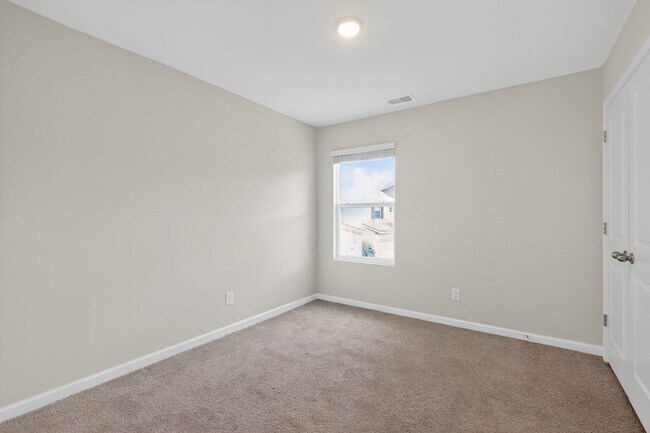Building Photo - 127 Birch Cir