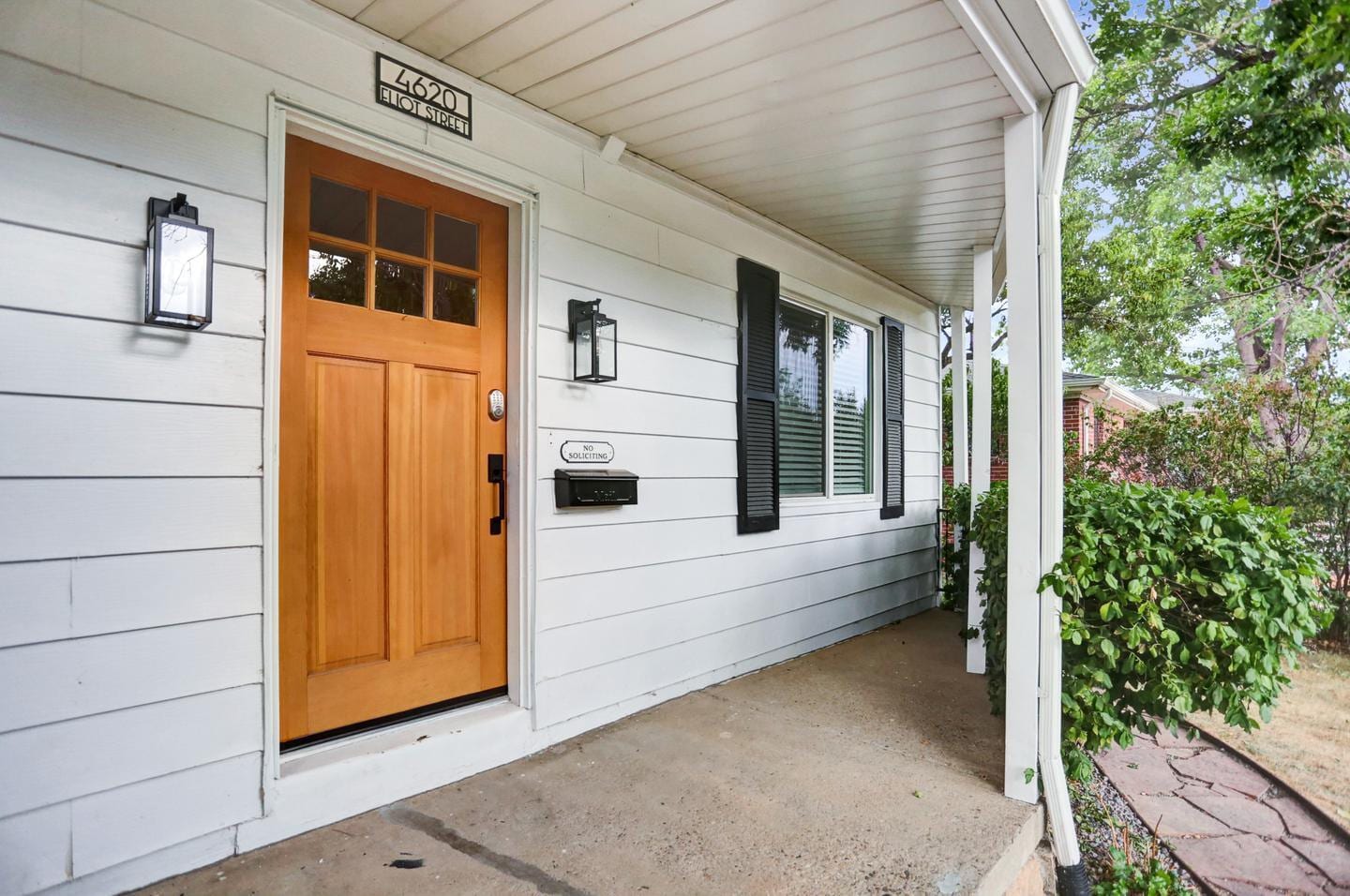 Building Photo - Elegant Sunnyside home with covered patio by Rocky Mtn Lake Park