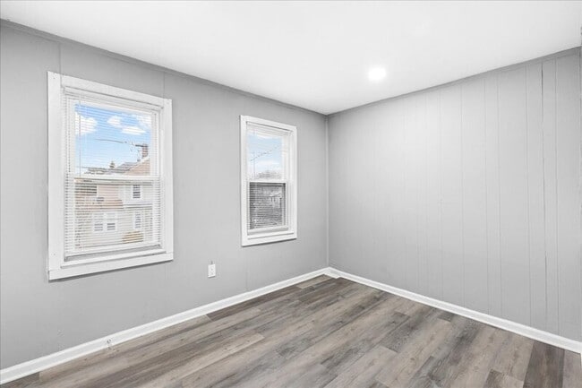 Building Photo - 505 Wood St