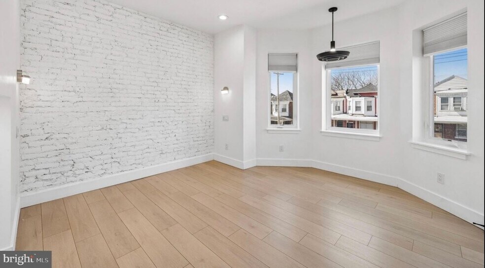 Building Photo - 633 N 64th St