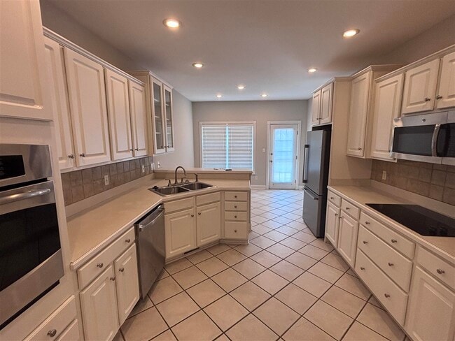 Building Photo - 311 Augusta Ave