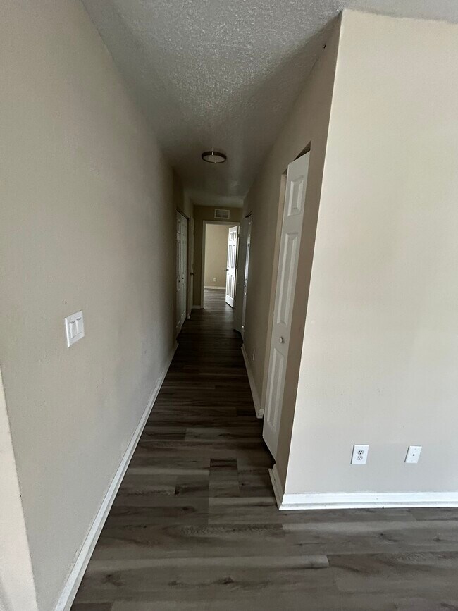 Building Photo - Quail Run Duplex