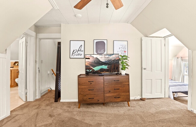 Building Photo - 4955 Hidden Hollow Rd