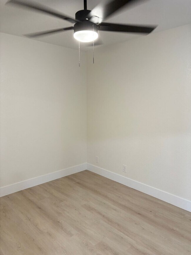 Building Photo - **BRAND NEW!! FULLY RENOVATED CONDO IN CHANDLER (CHANDLER BLVD & COOPER)**