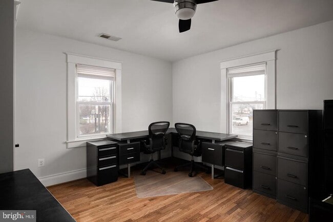 Building Photo - 735 Berryville Ave