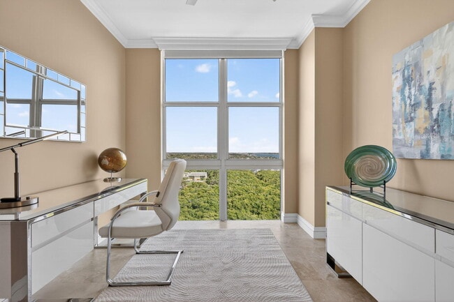 Building Photo - 700 E Boynton Beach Blvd