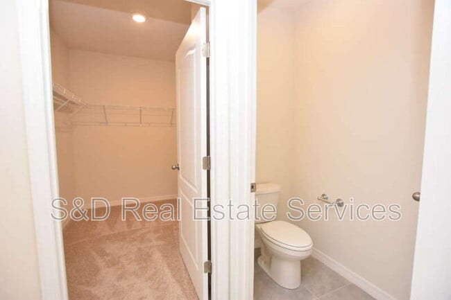 Building Photo - 5552 Siltstone St