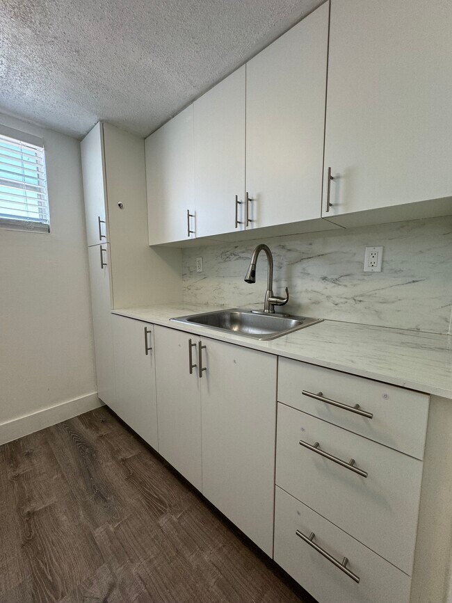 Building Photo - Greenview Apartments