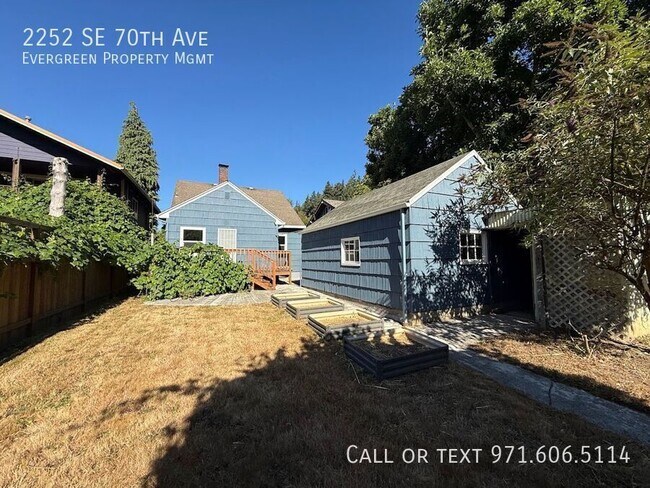Building Photo - 2252 SE 70th Ave