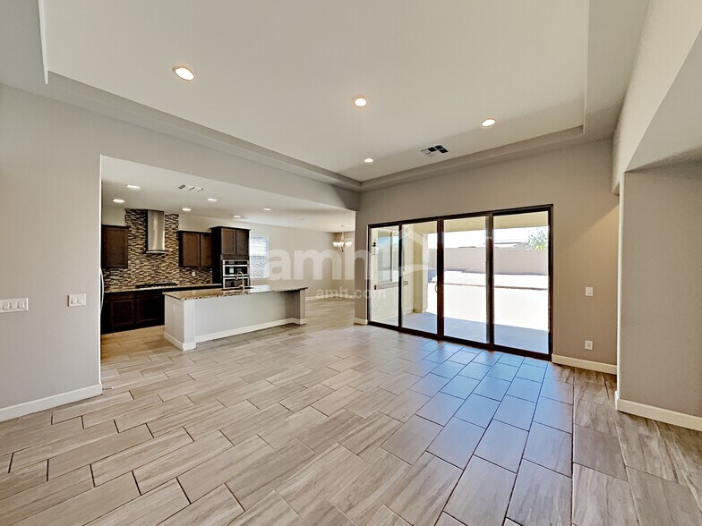 Building Photo - 18256 W Thunderhill Pl