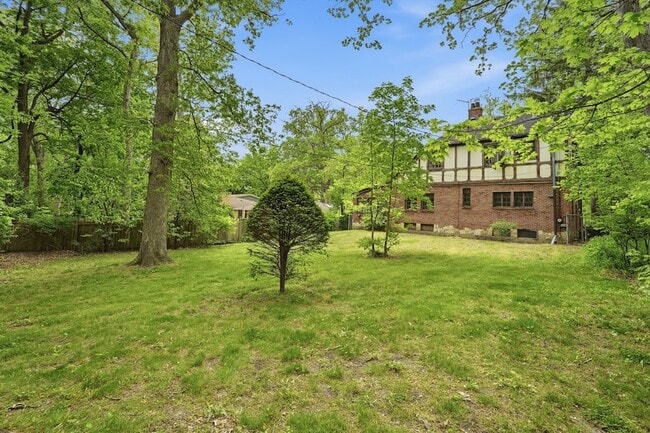 Building Photo - 3107 Dato Ave