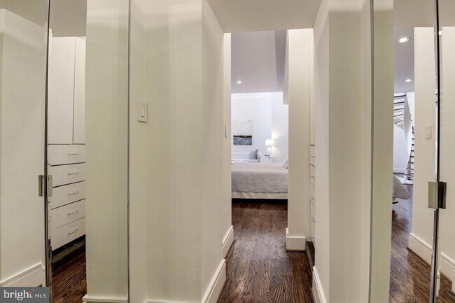 Building Photo - 1715 15th St NW