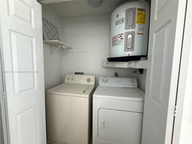 Building Photo - 4039 NW 87th Ave
