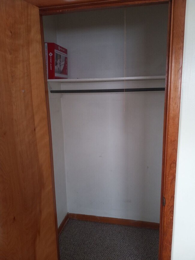 Building Photo - 67 N Kennebec Ave