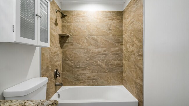 Building Photo - 5611 NW 118th Dr