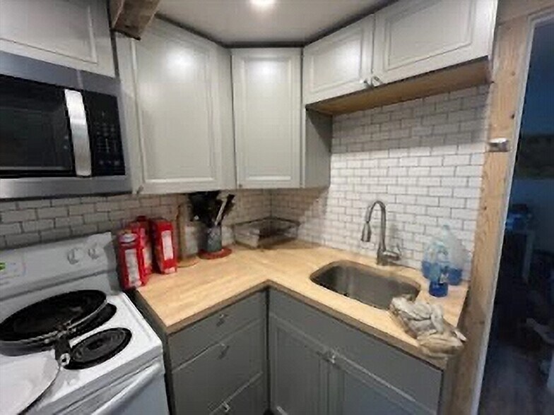 Primary Photo - 407 S 10th Ave