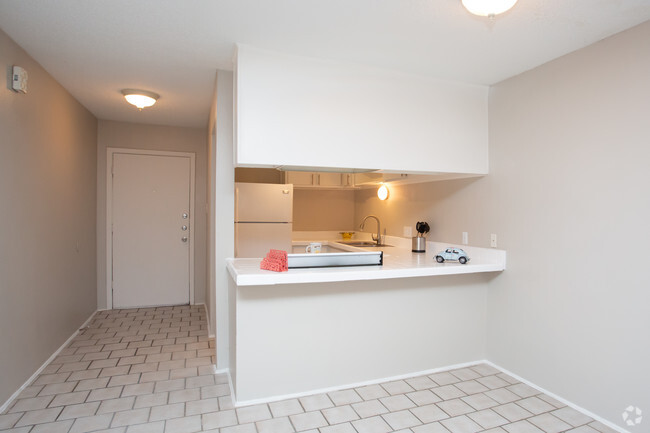 2 Bd, 1 Ba 850 SF - North 40