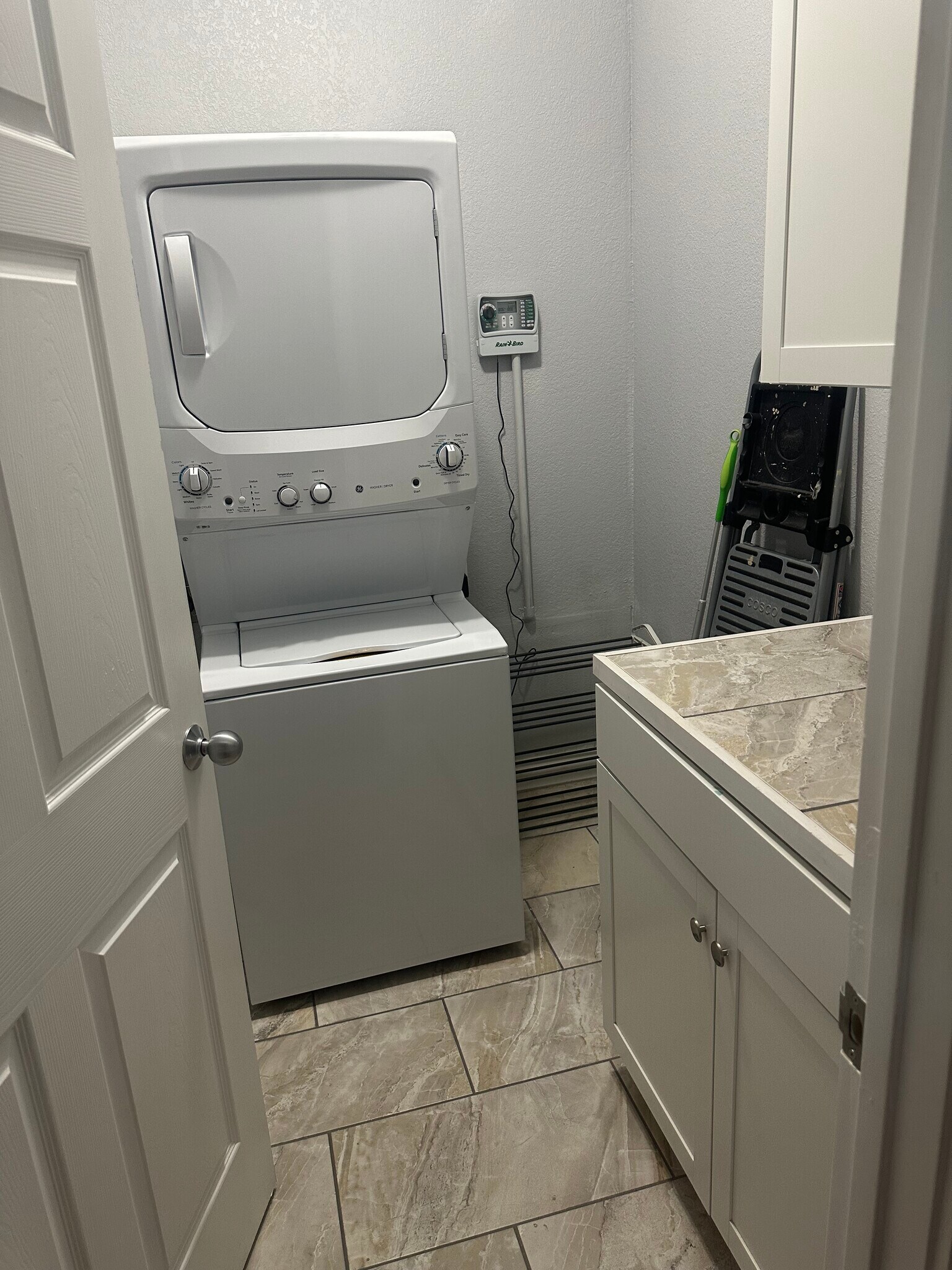 Laundry - 1413 Rio Viento