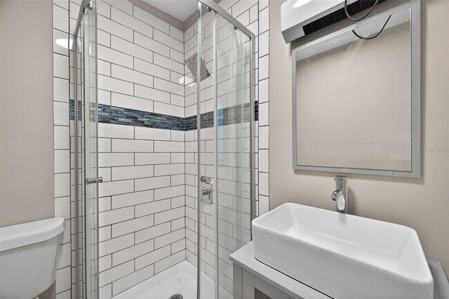 Building Photo - 2245 17th Ave S