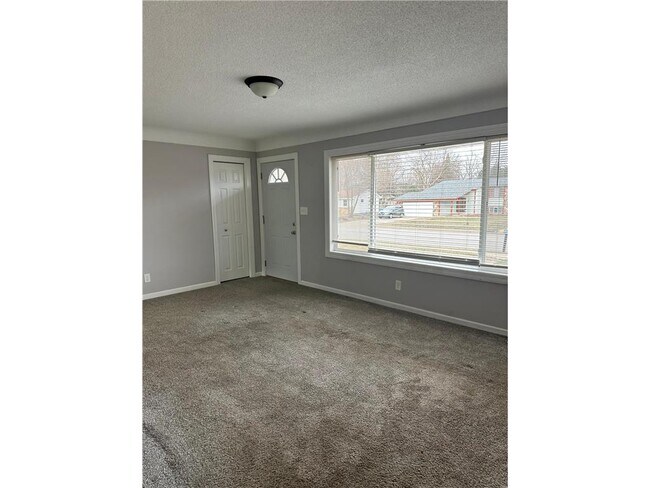 Building Photo - 8390 Able St NE