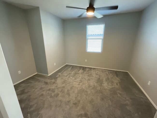 Building Photo - Mountain views in Rocking K Community