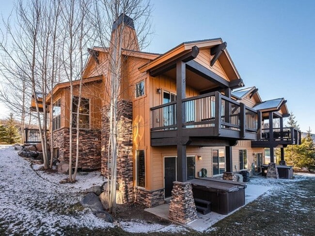 Building Photo - Desirable Black Rock Ridge with Mountain V...