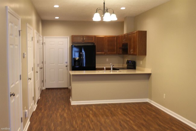 Building Photo - 2 br, 1.5 bath Townhome - 3229 Kirkman St # 1