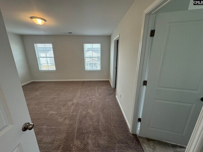 Building Photo - 1052 Crescent Corner Dr
