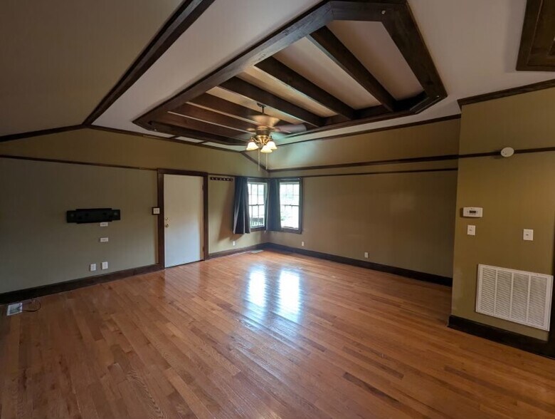 Living Room - 1736 15th Ave S