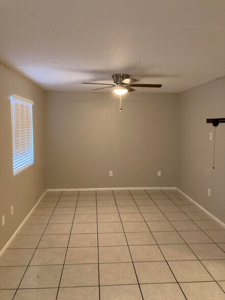 Living room - 2405 E Pueblo Ave