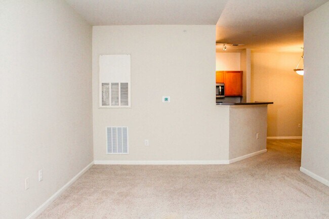 Building Photo - 705 Walker Square