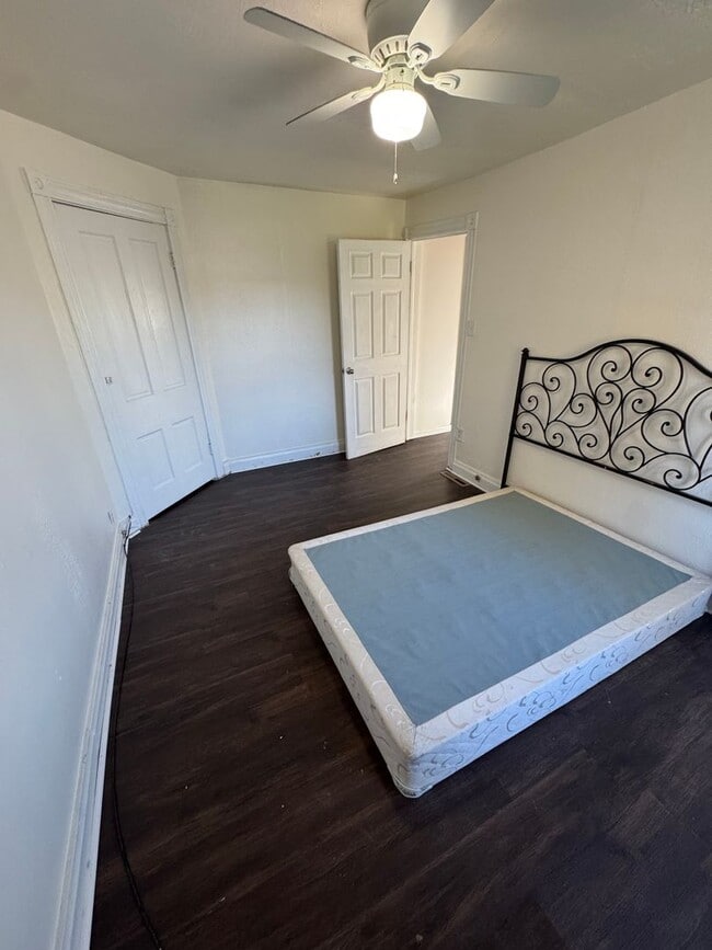 Building Photo - 3 Bedroom 1.5 Bath in Natrona Heights!