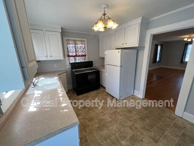 Building Photo - 9112 Asheville Hwy