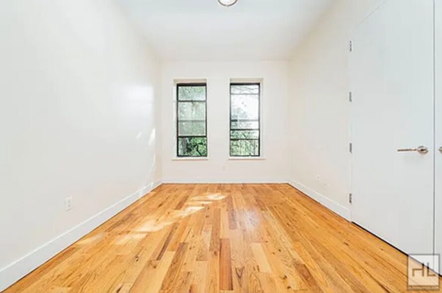 Building Photo - CENTRAL AVENUE / Spacious Bushwick 2 Bed 1...