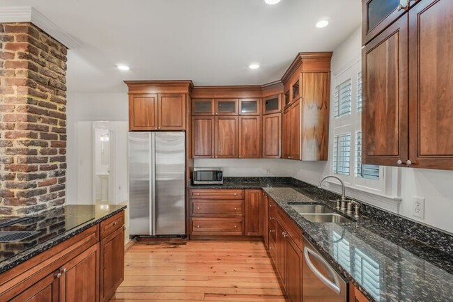 Building Photo - 204 Fauquier St