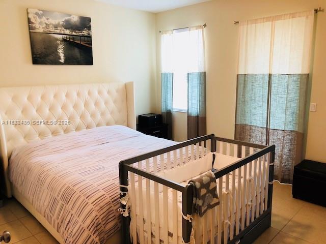 Building Photo - 2950 St Thomas Dr