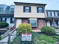 Building Photo - Great Location - Campbell County Townhome (176 Kitty Hawk Square)