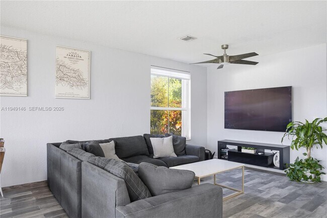 Building Photo - 16290 SW 47th Manor