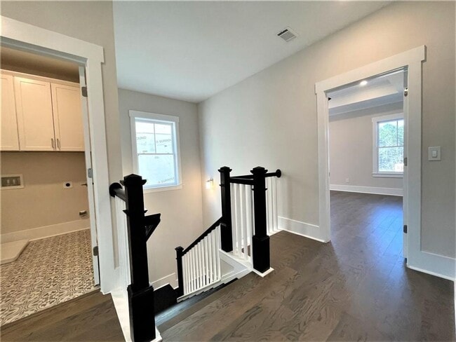 Building Photo - 892 Mayfield Rd