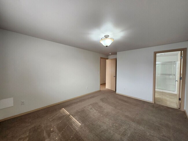Building Photo - 5822 Austin Ct