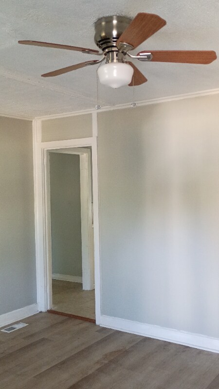 Building Photo - 3566 McKenzie Dr