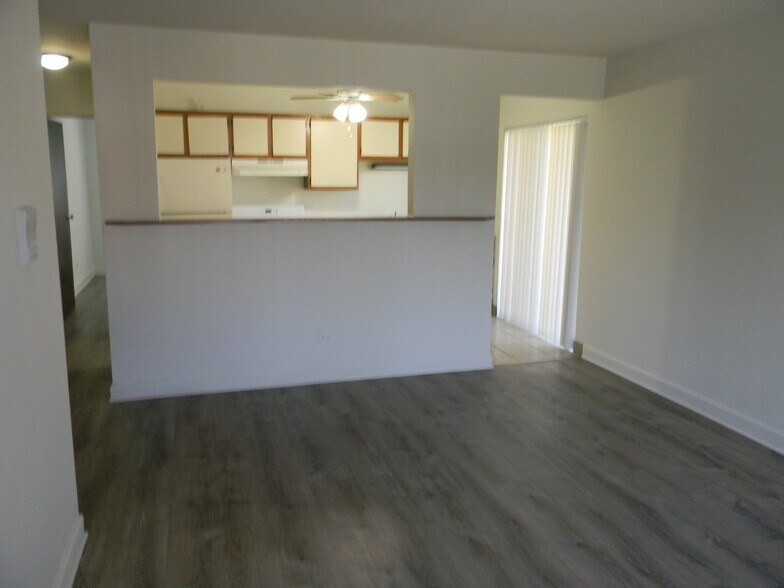 Building Photo - 1310 S Sir Galahad Ln