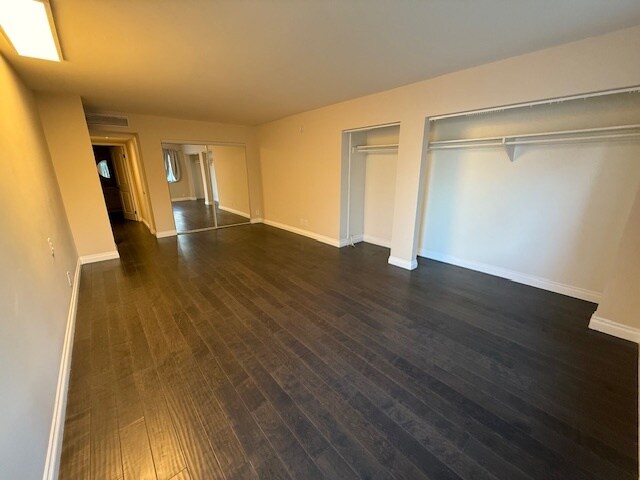 Building Photo - 434 S Canon Dr