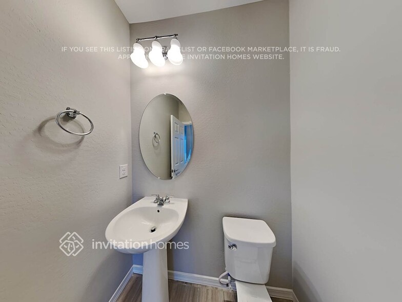 Building Photo - 19762 W Annika Dr