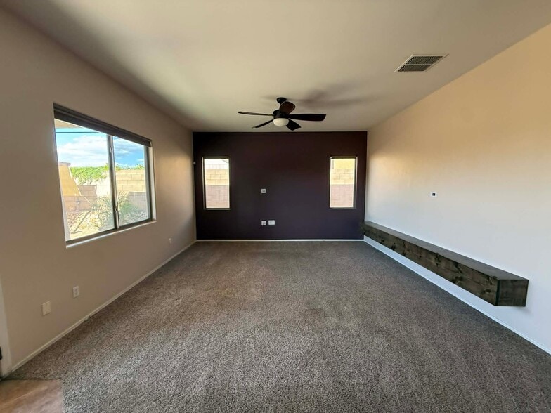 Building Photo - 538 W Chatfield St