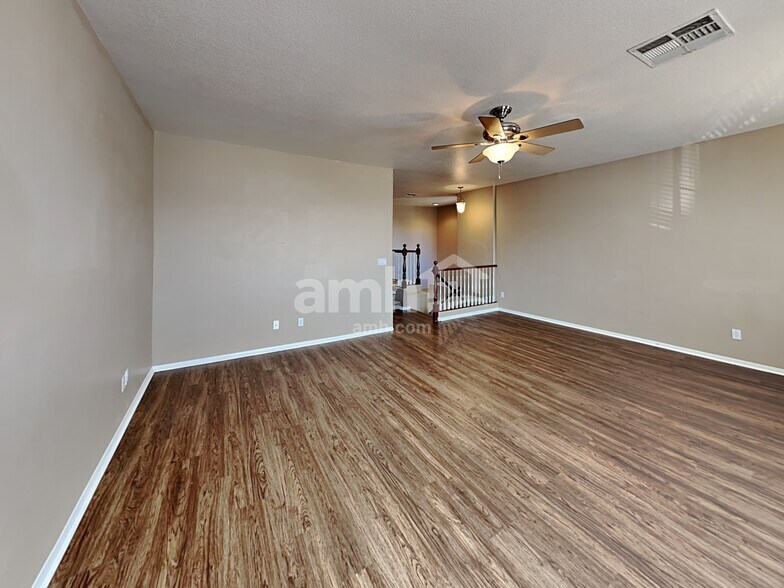 Building Photo - 7947 Dexter Falls St